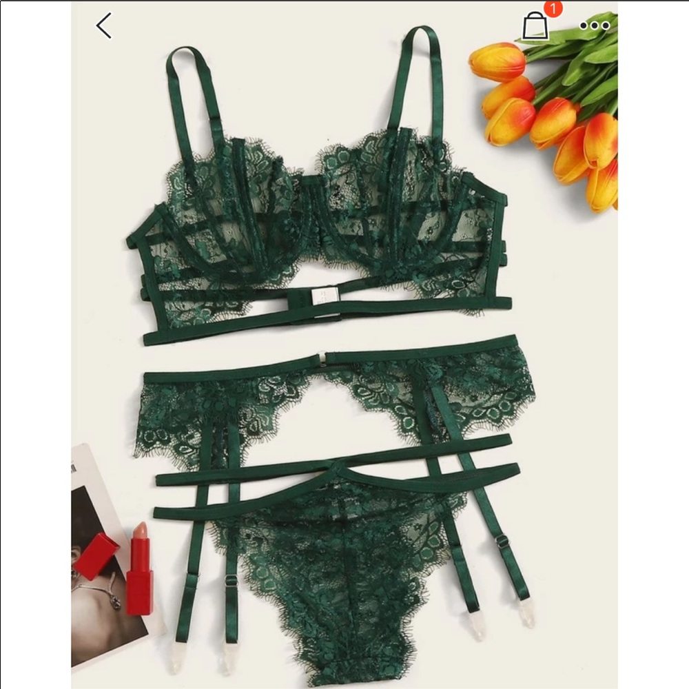 COPY - Floral lace underwire lingerie set with Garter